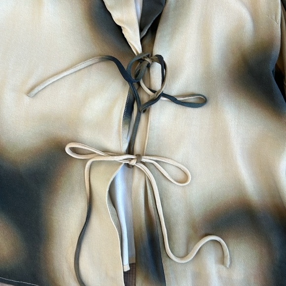 DIISH Henley Tie Front Shirt size 2 - Picture 10 of 14